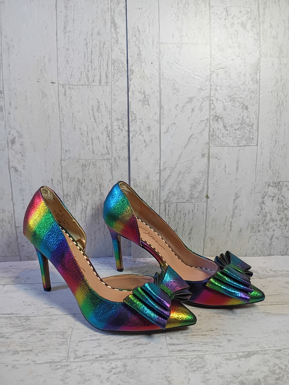 Betsey Johnson Rainbow Metallic Pointed Heels with Bow Accent Women's Sz 5.5